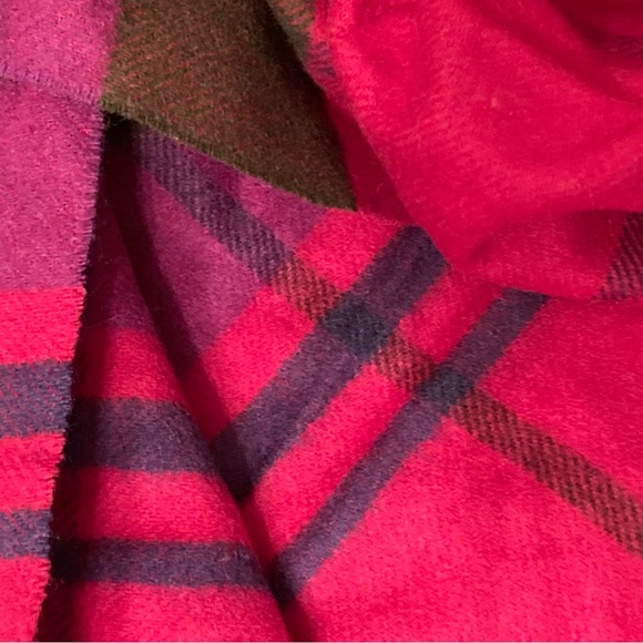Perfect Valentine Wool-Blend Red Pink Scarf - Picture 14 of 16